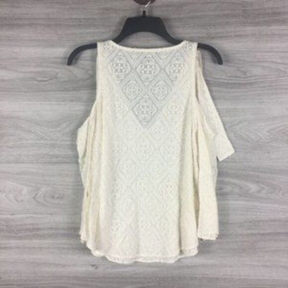 BCBGMAXAZRIA Embroidered Cold Shoulder Top - Picture 4 of 7